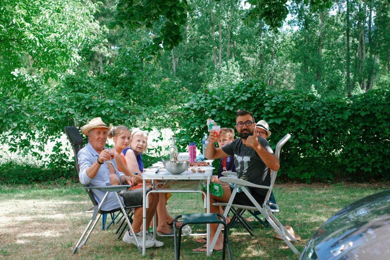 Camping Paradis Family Des Issoux Lalevade-dʼArdèche Екстериор снимка
